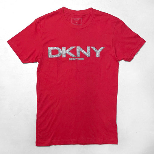 PLAYERA CON LOGO METALICO DKNY